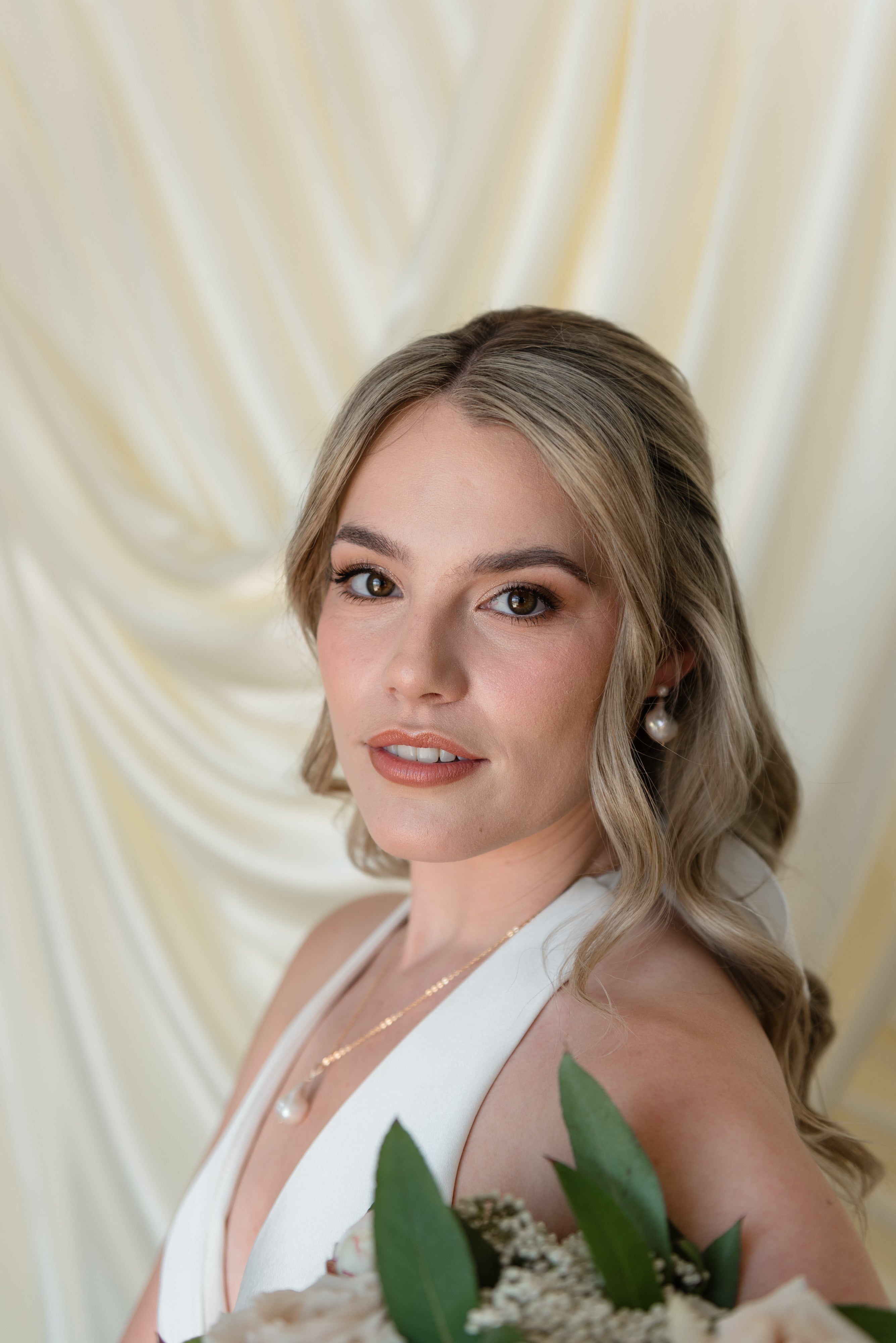 Bride with Baroque pearl necklace and baroque pearl earrings 